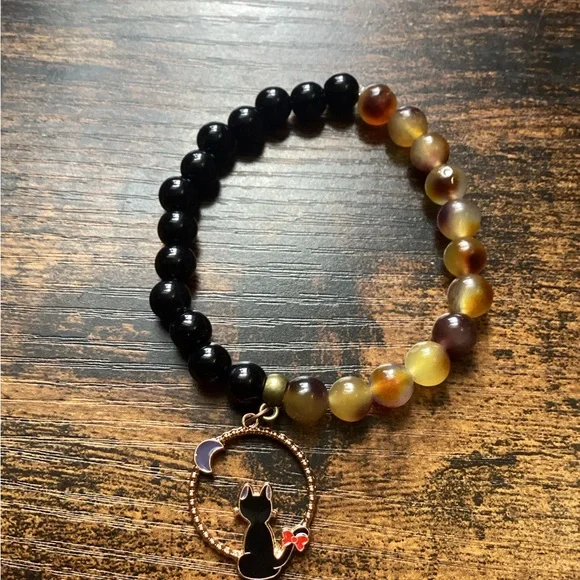 Bracelets - Picture 8 of 12